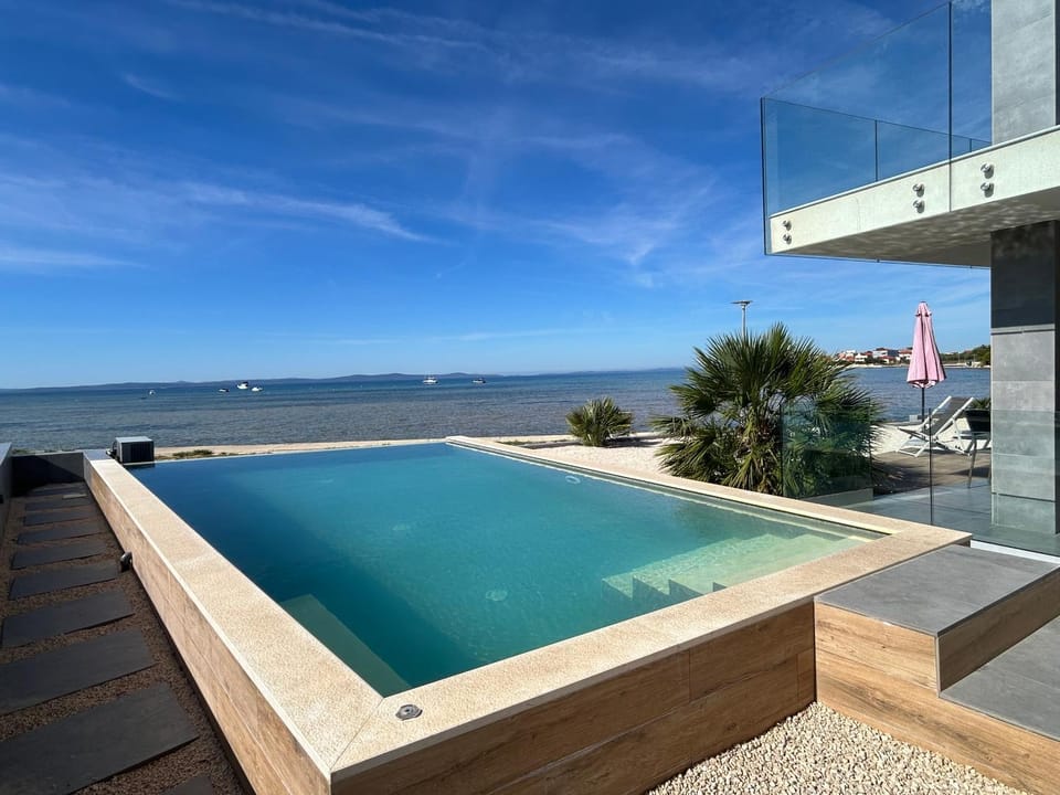 Sea view, Swimming pool