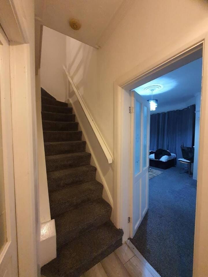 Warm & Welcoming Balfour Getaway House in Wallasey