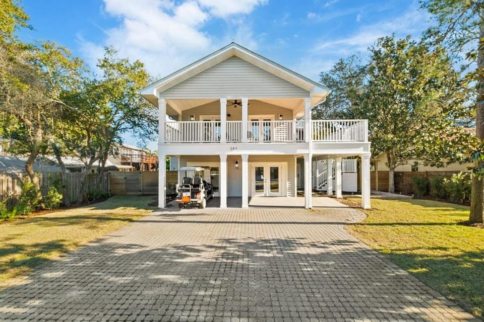 Backyard Oasis ,Pool, Sandy Magnolia, Sleeps 16,Eastern Lake, Golf Cart,Bikes House in South Walton County