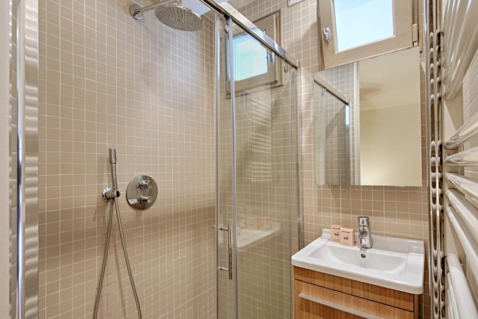 Marais, Seine 1BR AC by Melvane Apartment in Paris