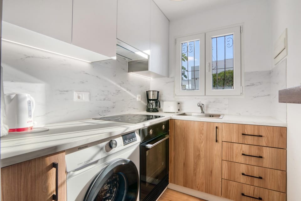 Kitchen or kitchenette, Living room