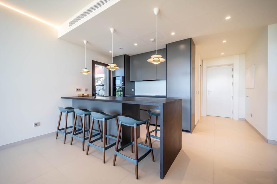 Dining area, kitchen