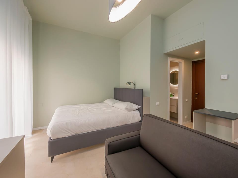 Youhosty - Lecco Apartment in Milan