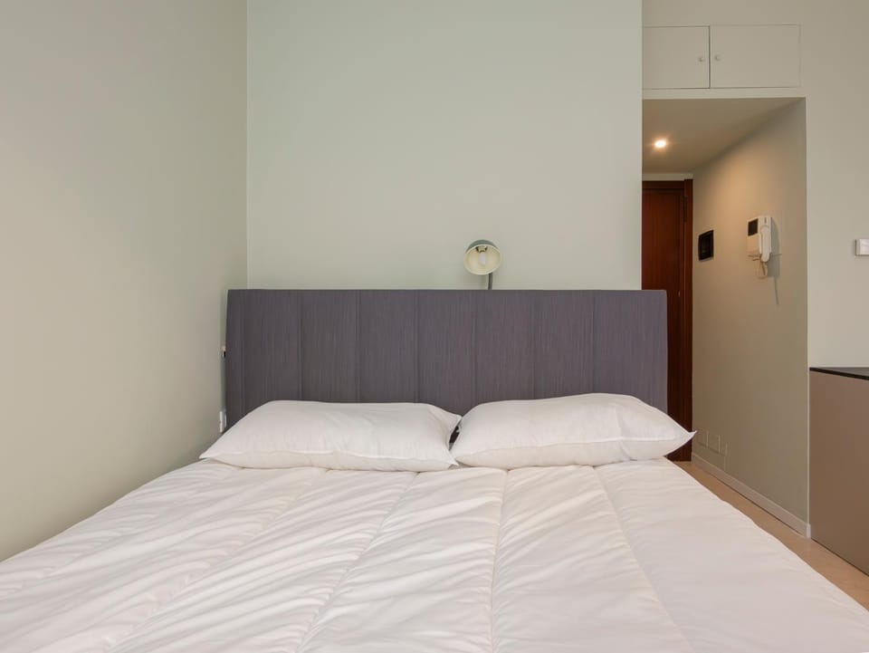 Youhosty - Lecco Apartment in Milan