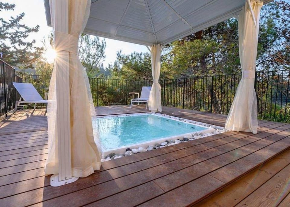 Property building, Patio, Day, Natural landscape, Garden, Garden view, Pool view, Swimming pool, sunbed