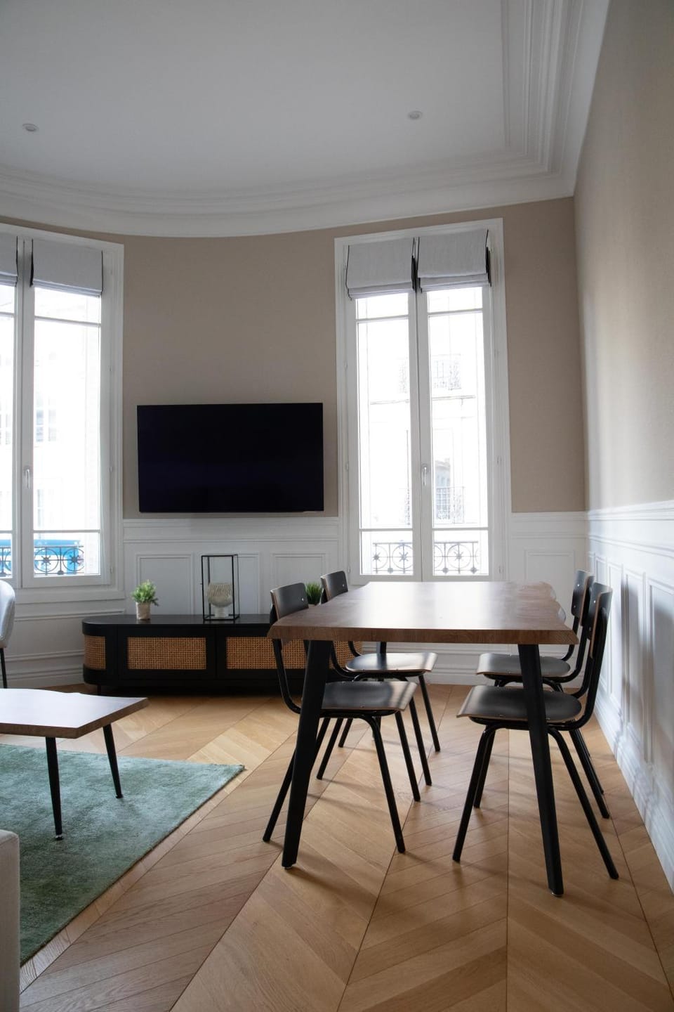TV and multimedia, View (from property/room), Business facilities, Dining area, City view, internet