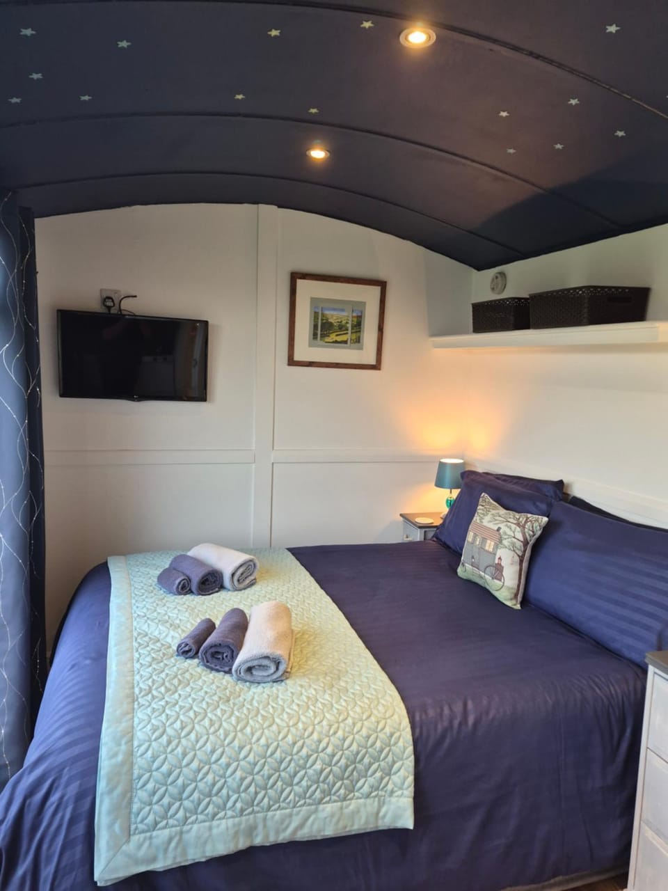 Shepherds Hut Apartment in Staithes