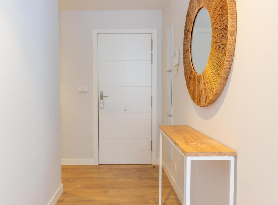 Malagueta Beach at 5min on foot with parking Apartment in Malaga