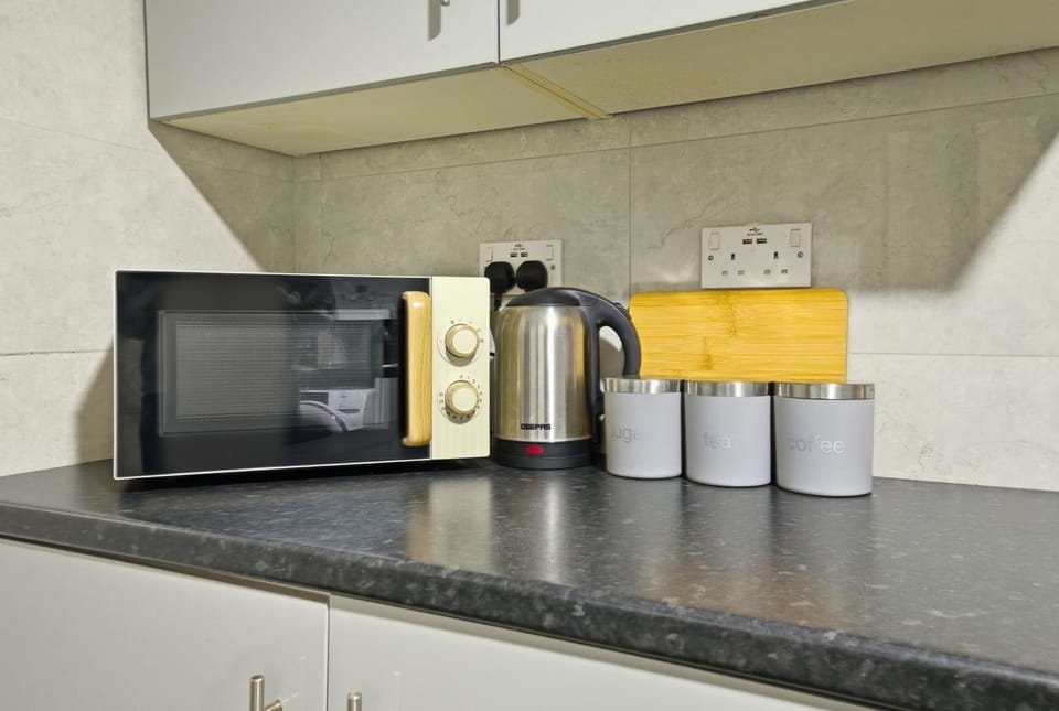 Spacious King bed apartment with fast WIFI & workspace Apartment in Birmingham