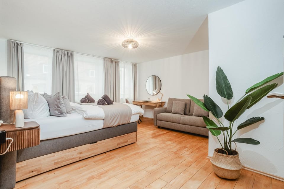 Bed, Living room, Photo of the whole room, Seating area, Bedroom