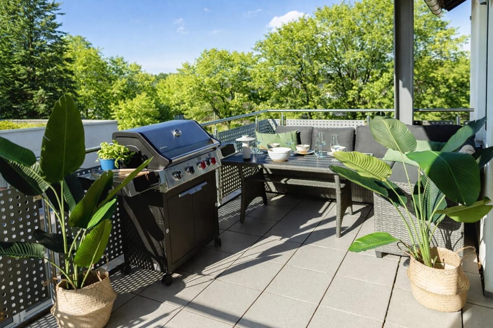 Patio, Spring, Garden, View (from property/room), Balcony/Terrace, Balcony/Terrace, Dining area