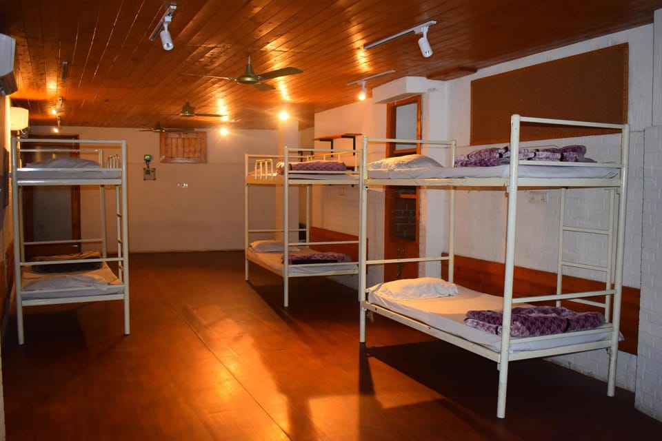 Hotel V N Ganga Hostel in Rishikesh