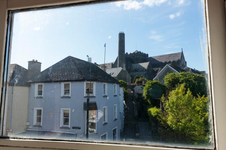 Hacketts Bar And Accommodation Hostel in Kilkenny City