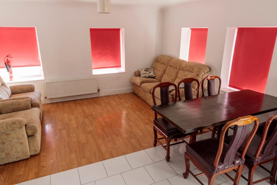 Hacketts Bar And Accommodation Hostel in Kilkenny City