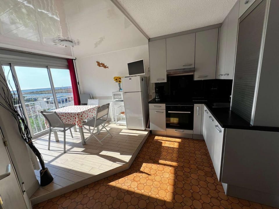 AIG 59 – Studio avec 2 cabines – Résidence Grand Sud – Gruissan – 4 personnes Cabin in Gruissan