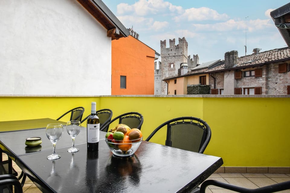Luxury Castle View Apartment in Sirmione