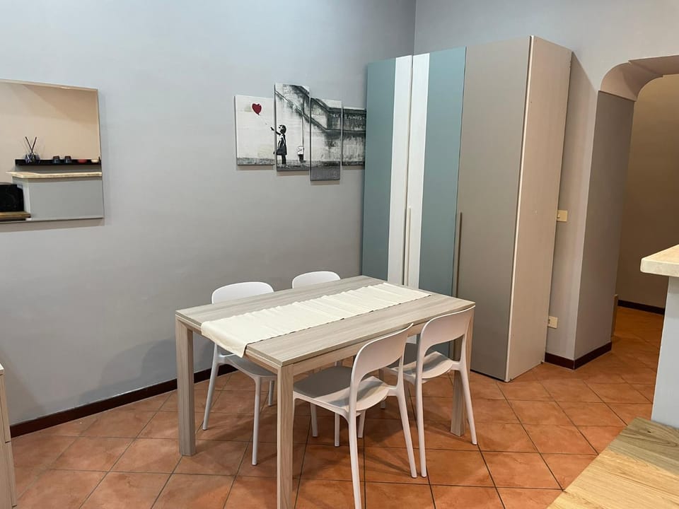 Dining area, Lunch