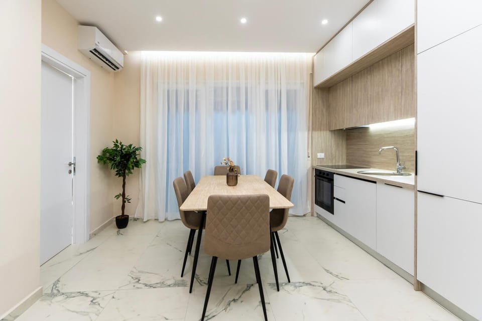 Kitchen or kitchenette, Living room, Seating area, Dining area, oven, air conditioner
