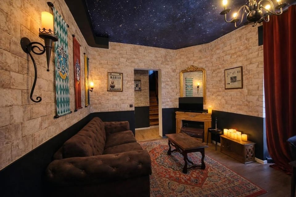 Appartement 4 pers - déco magique immersive - centre Reims Apartment in Reims