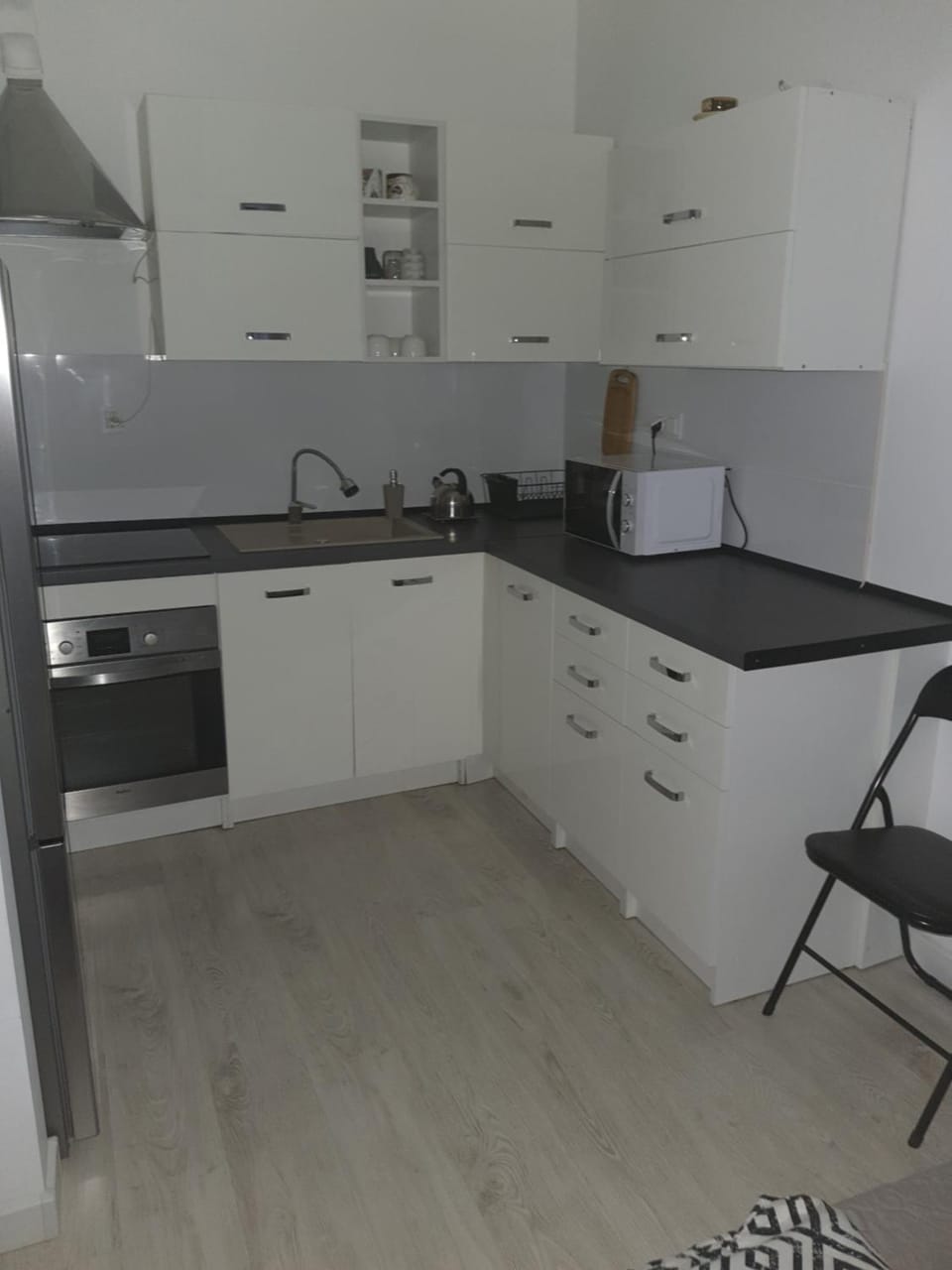 Mieszkanie czteroosobowe z łazienką i aneksem kuchennym Apartment in Masovian Voivodeship