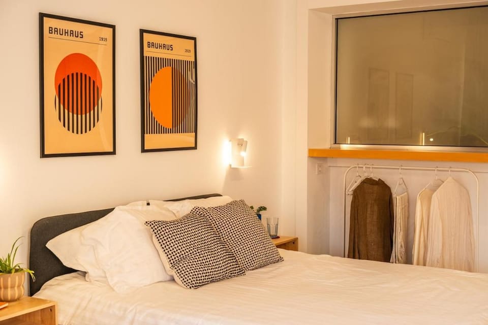 Colour Pulse Suite - Heraklion City Center Apartment in Heraklion