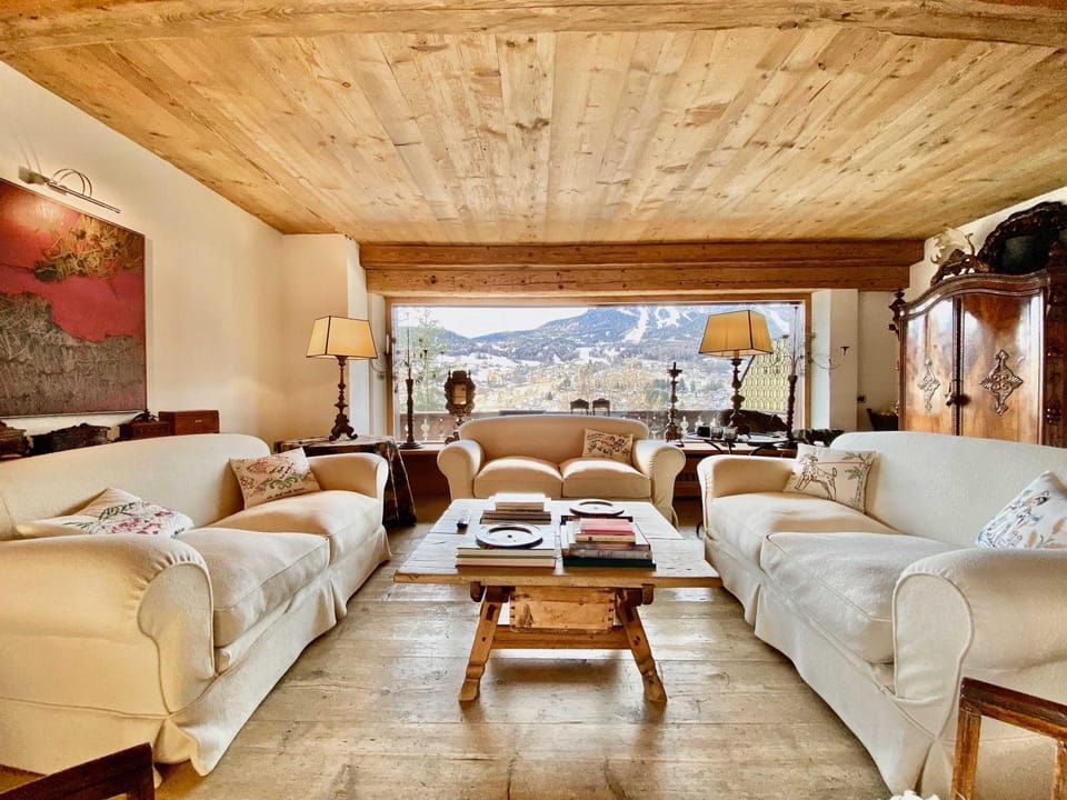 Luxury flat with views - few steps from centre Apartment in Cortina d Ampezzo