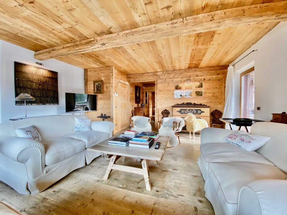 Luxury flat with views - few steps from centre Apartment in Cortina d Ampezzo