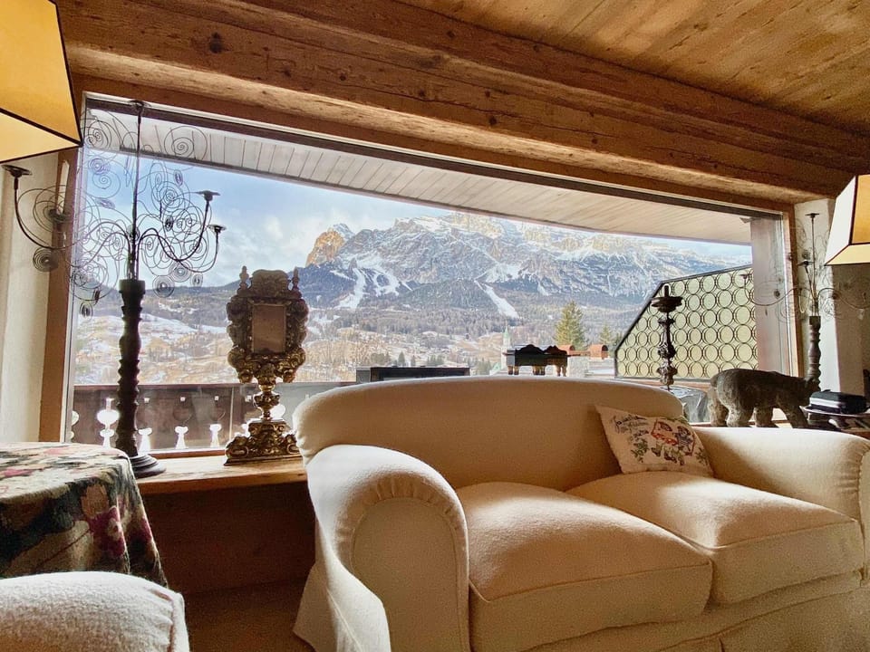 Luxury flat with views - few steps from centre Apartment in Cortina d Ampezzo