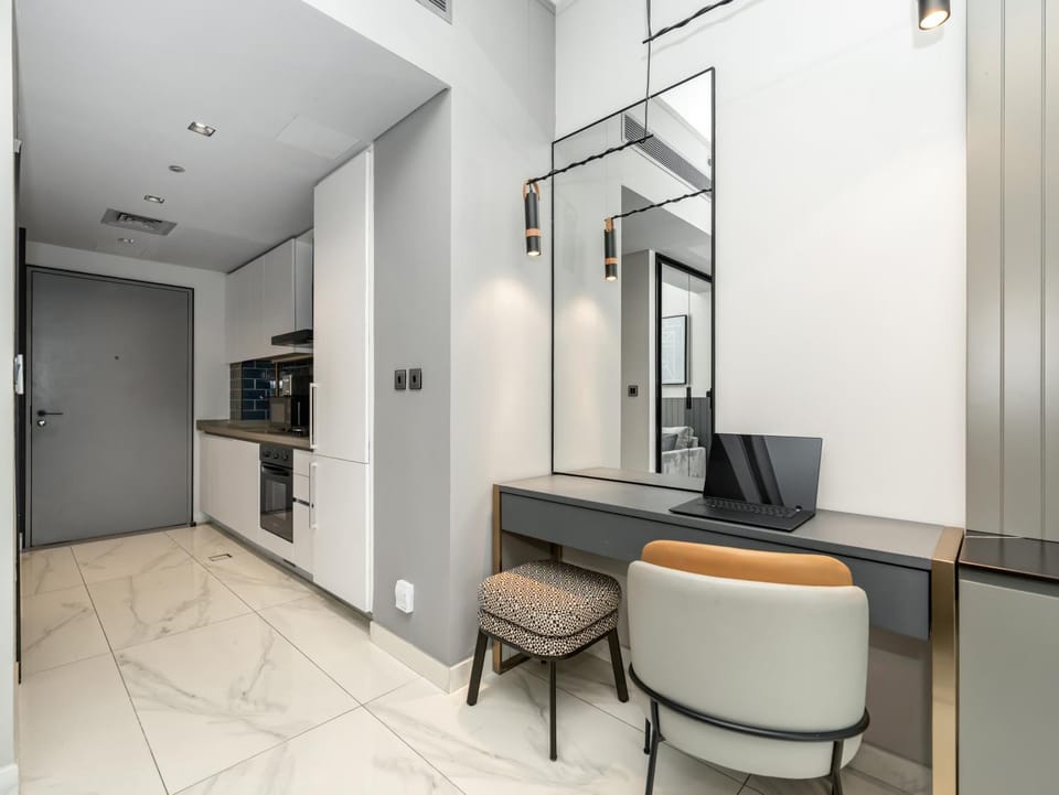Seating area, kitchen