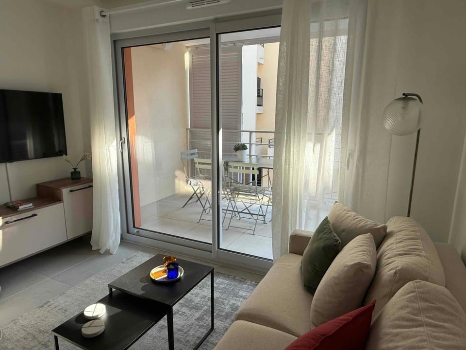 TV and multimedia, Balcony/Terrace, Living room