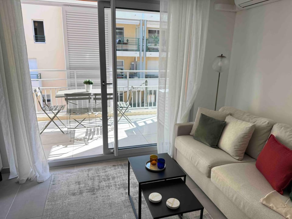 Balcony/Terrace, Living room