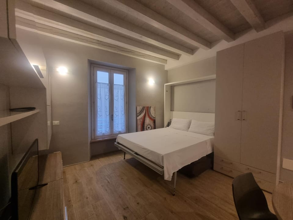 Bed, TV and multimedia