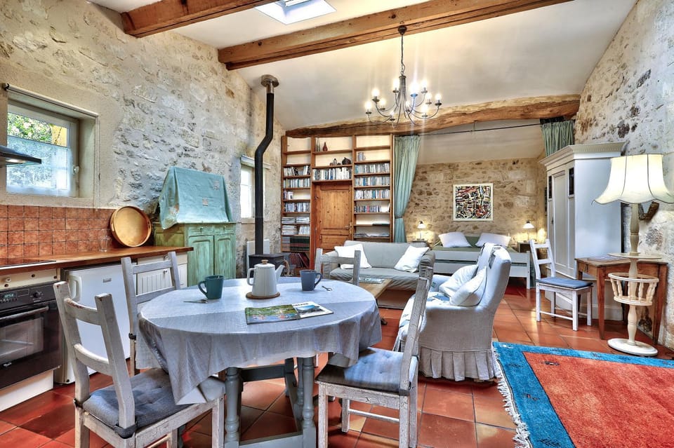 Library, Dining area