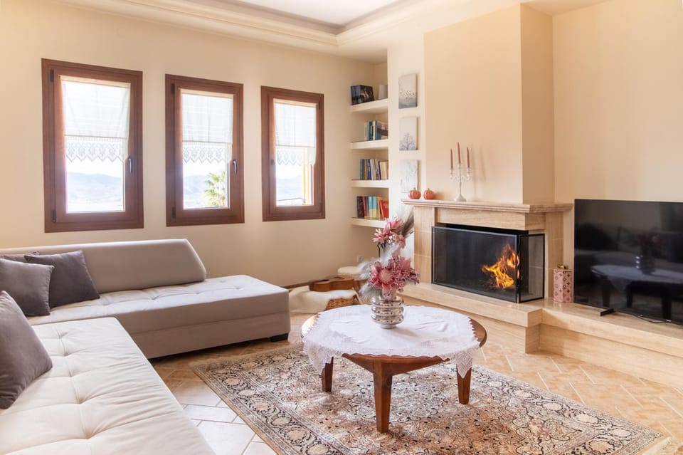 Seating area, fireplace