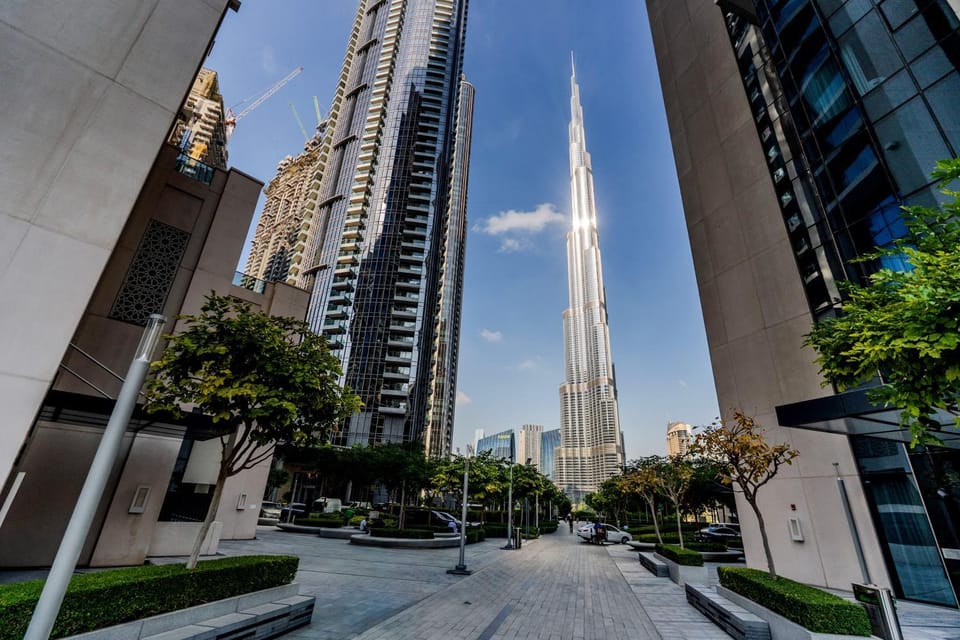 Property building, Day, Neighbourhood, City view, Street view, Location