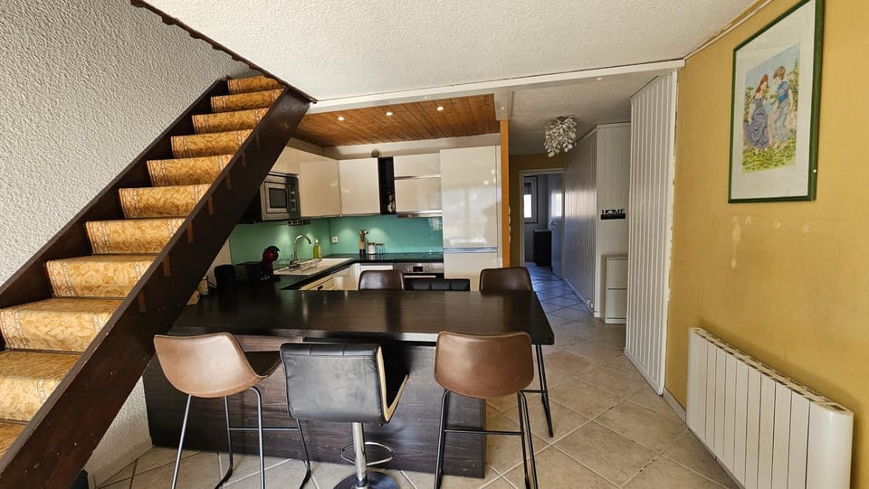Kitchen or kitchenette, Communal kitchen, stove, stove, kitchen, kitchen
