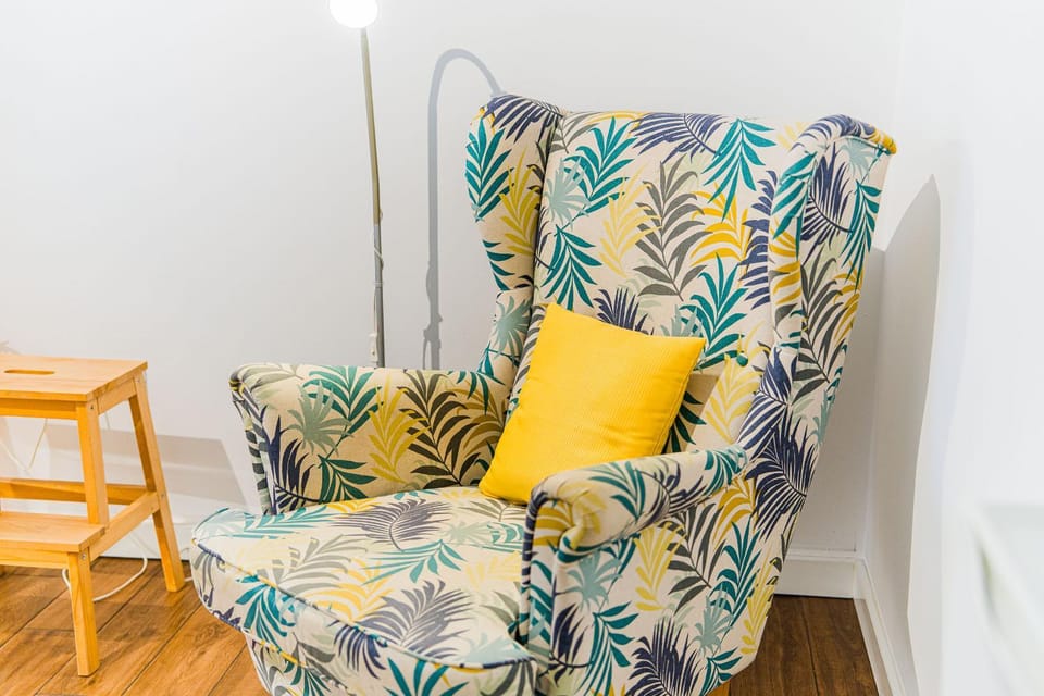 Seating area, Family, air conditioner