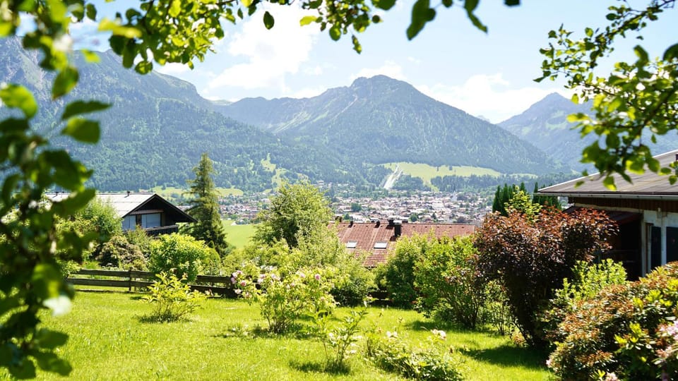 Alpblickhisle - Ferienhaus mit traumhaftem Blick Chalet in Oberstdorf