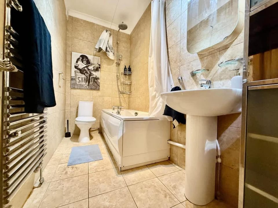 Spacious 1 Bed Flat - Free Parking - Quiet Area Apartment in Reading