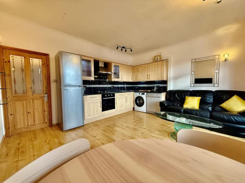Spacious 1 Bed Flat - Free Parking - Quiet Area Apartment in Reading