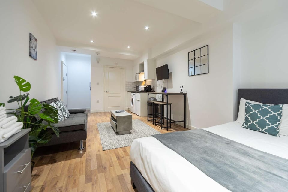 Trio of Lovely Studio Apartments in Shoreditch Apartment in London Borough of Islington