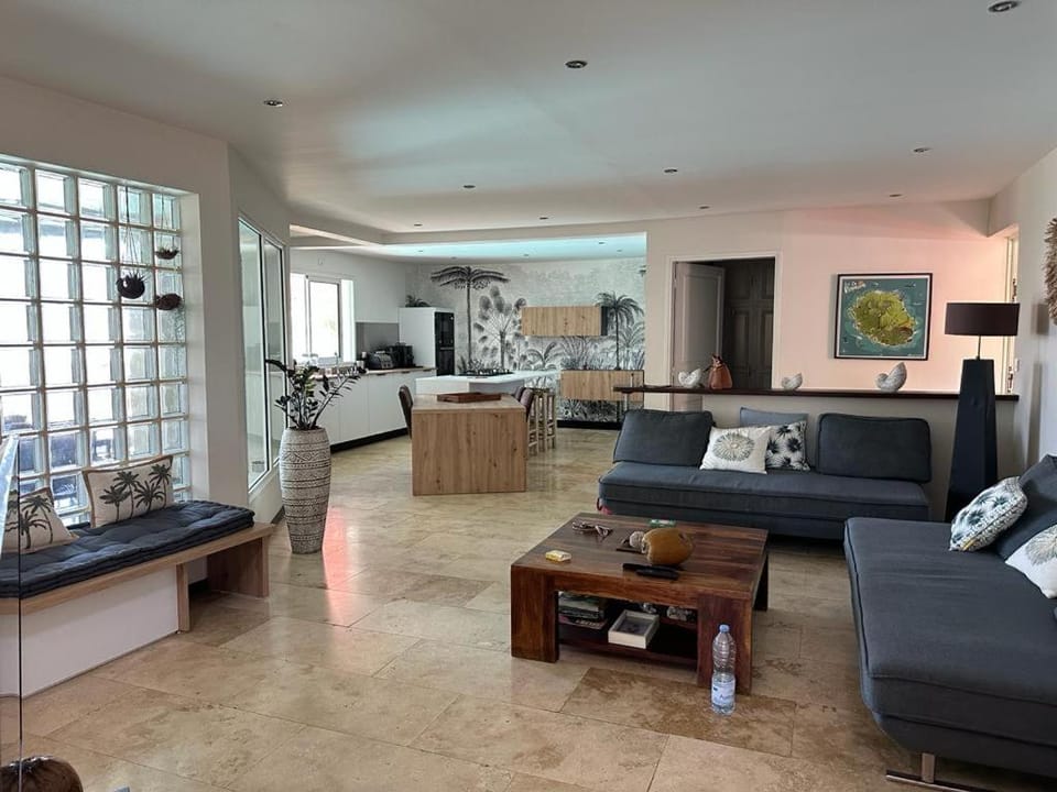 Communal lounge/ TV room, Kitchen or kitchenette