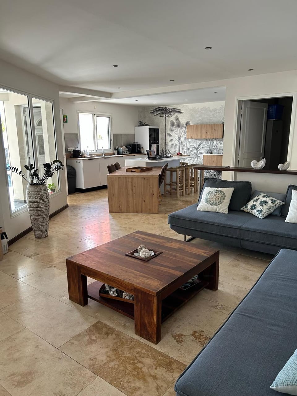 Communal lounge/ TV room, Kitchen or kitchenette