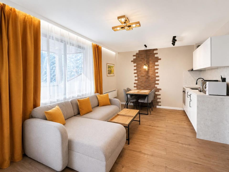 Dining area, kitchen