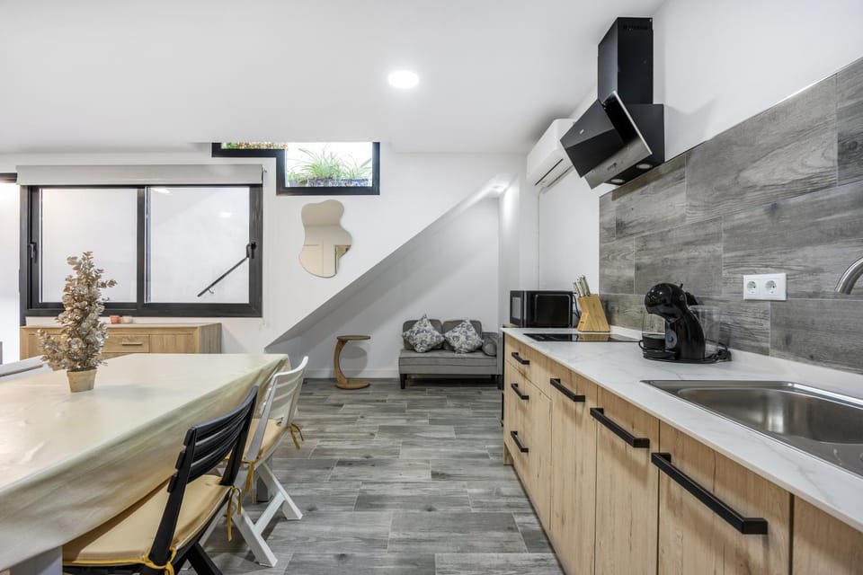 Property building, Kitchen or kitchenette, Living room