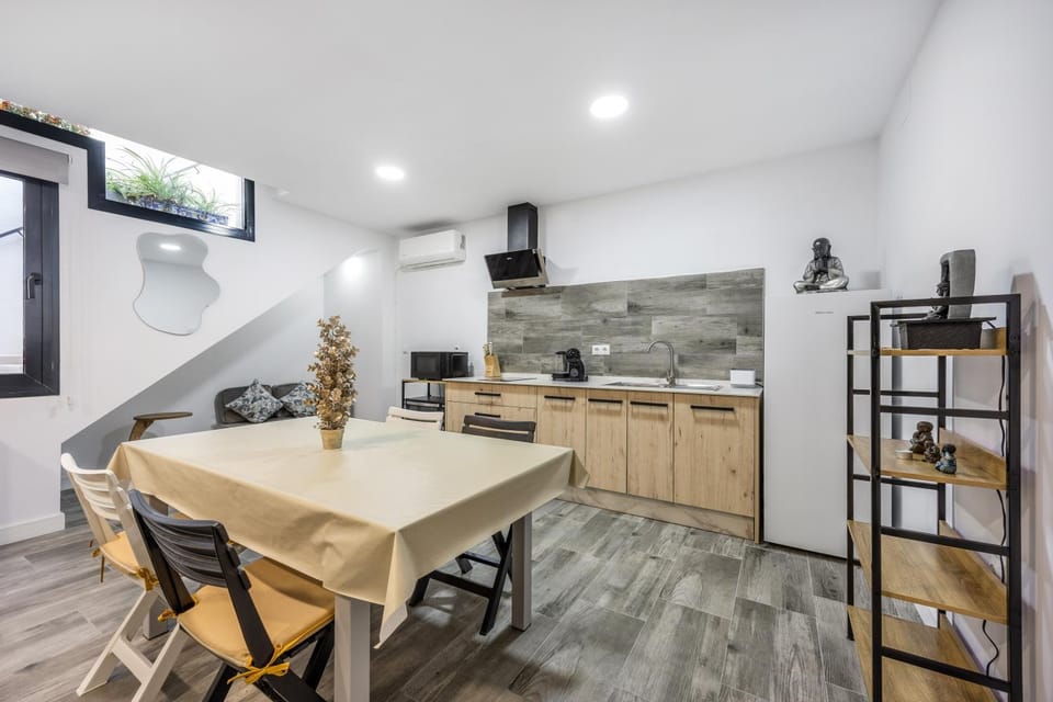 Property building, Kitchen or kitchenette, Living room