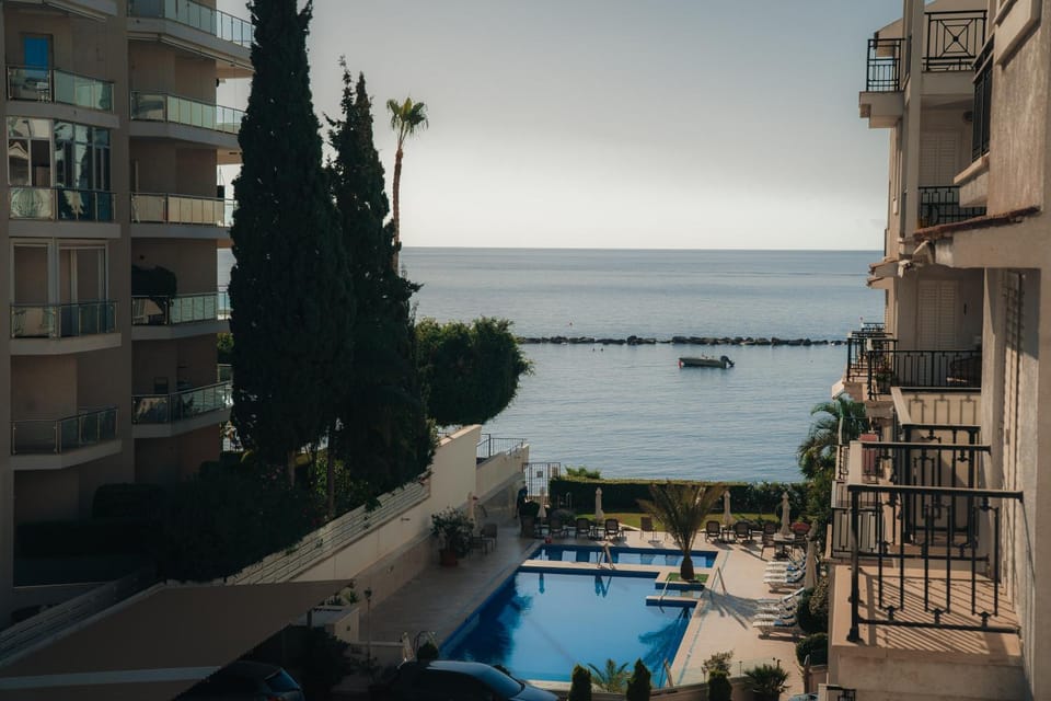 Property building, Day, Natural landscape, View (from property/room), Balcony/Terrace, Pool view, Sea view, Swimming pool, Swimming pool, sunbed
