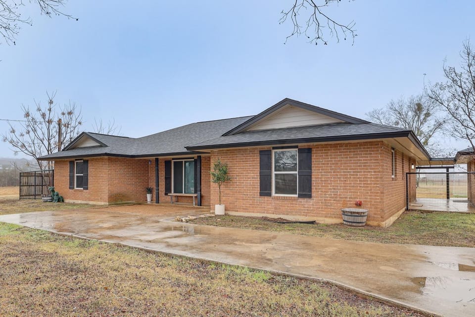 Private Patio and Yard Pet-Friendly Bulverde Home House in Bulverde