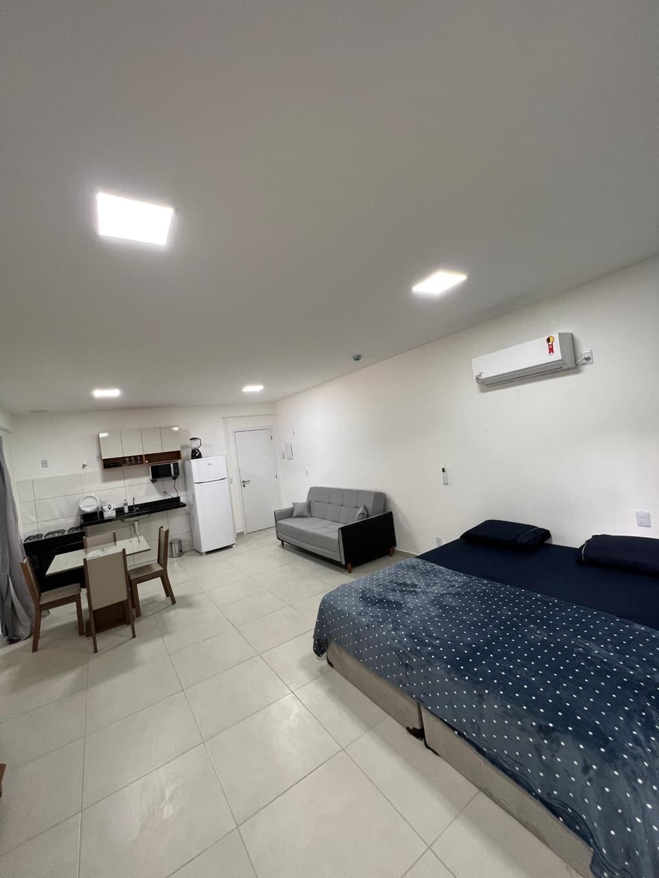 Bed, Kitchen or kitchenette, Living room, Photo of the whole room, Seating area, Dining area, Bedroom
