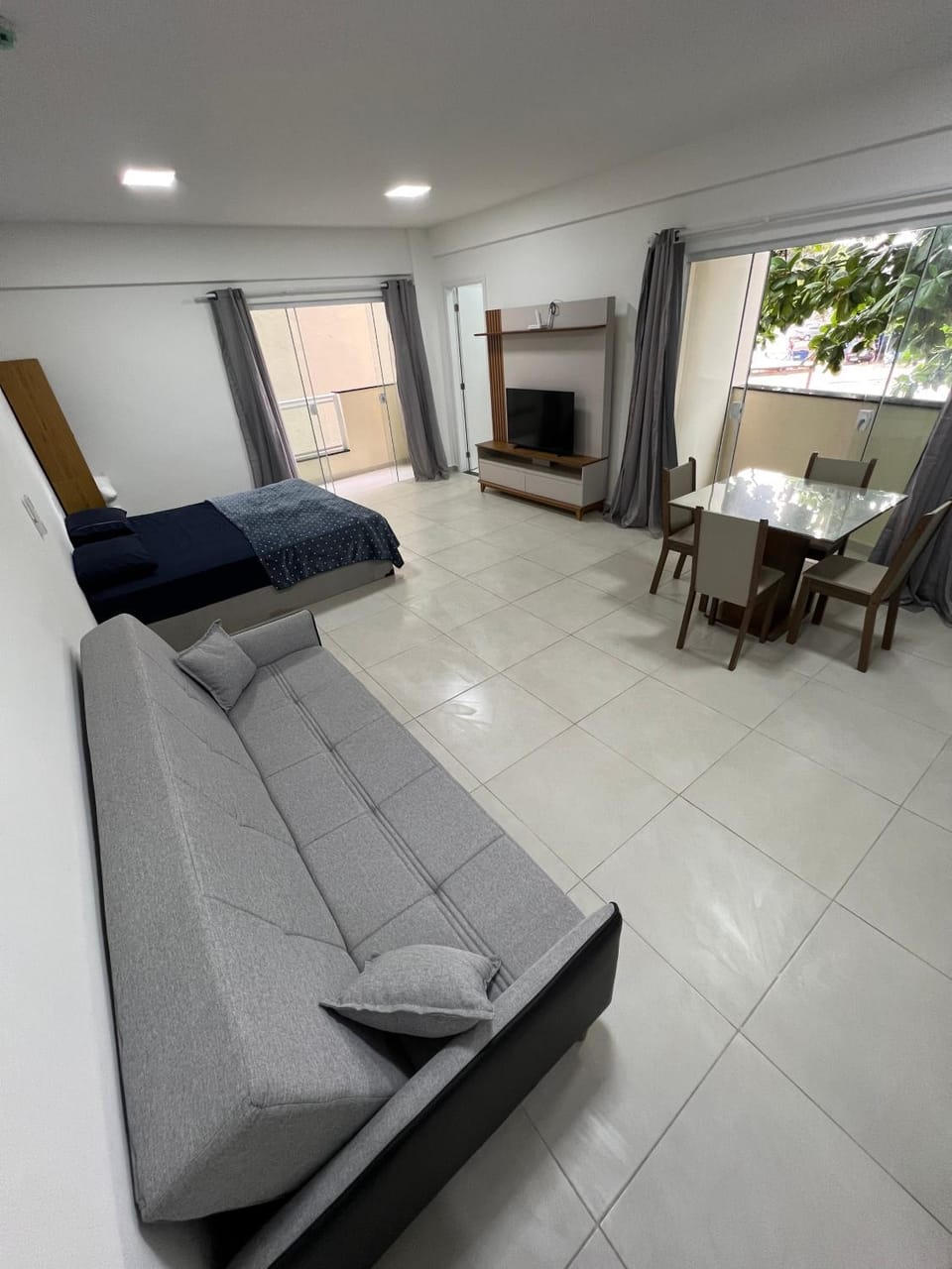 Bed, Living room, Photo of the whole room, Seating area, Dining area, Bedroom